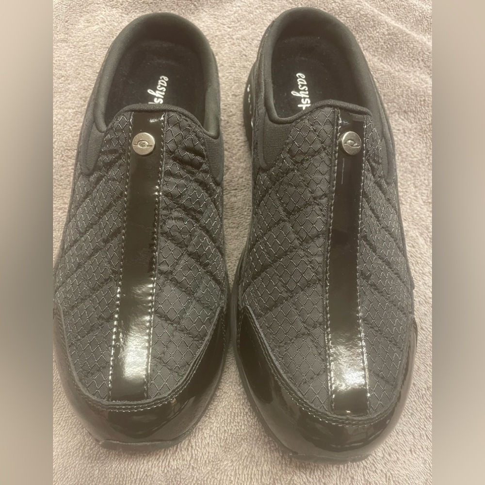 NWOT-Easy Spirit Traveltime clogs